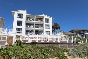 ด้านหน้าที่พัก