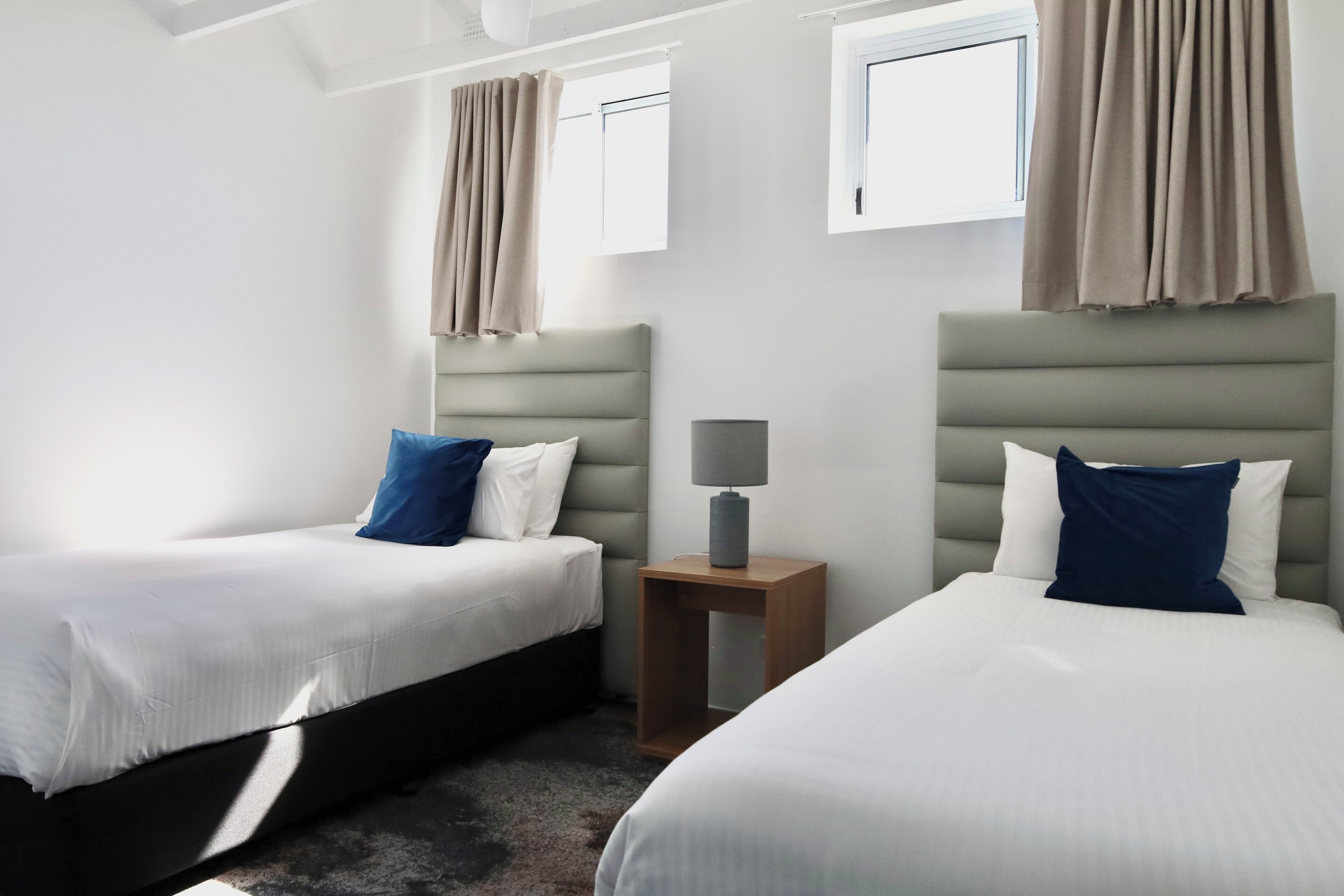 Leilighet – executive, 3 soverom | Blendingsgardiner, strykejern/-brett, wi-fi (inkludert) og sengetøy