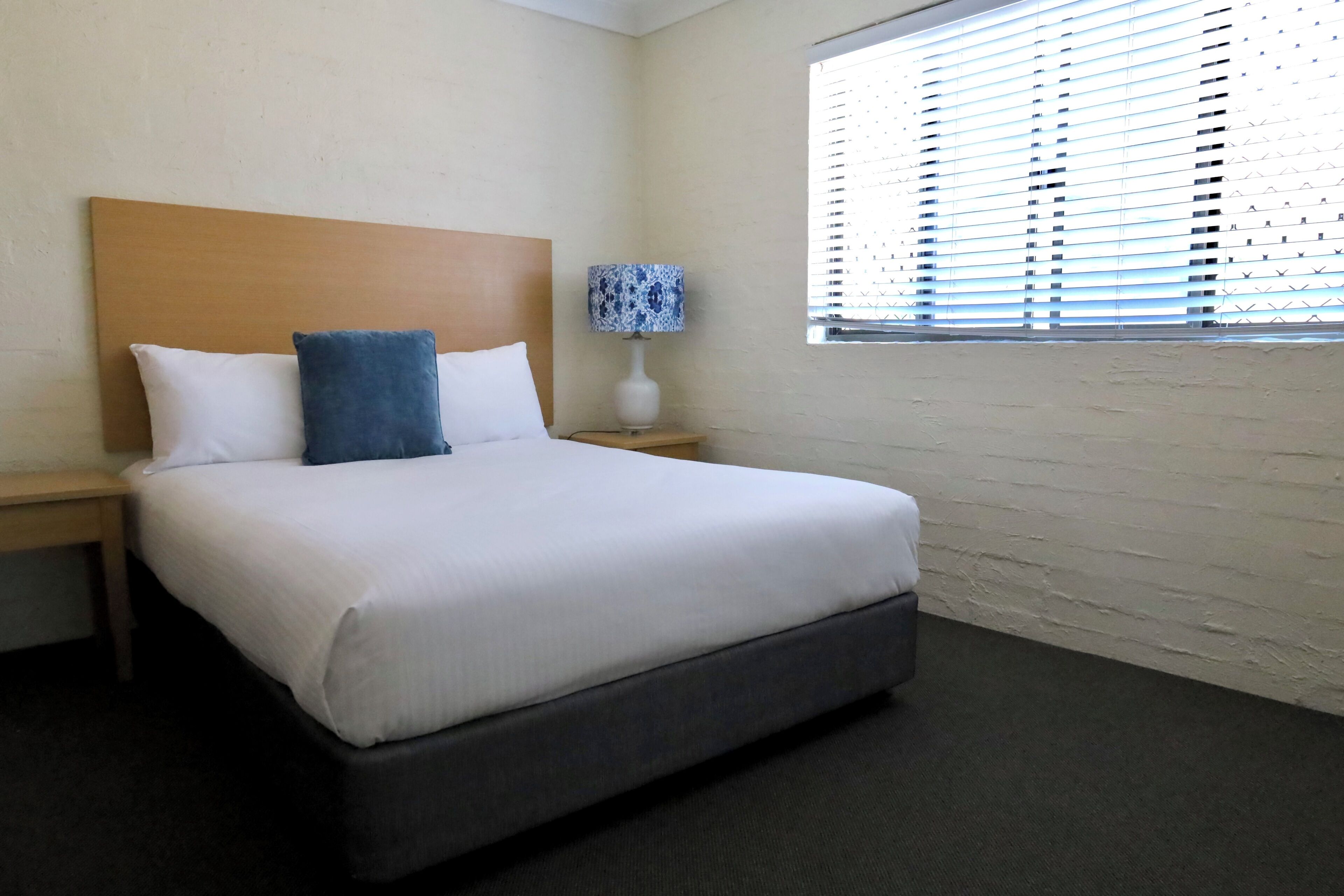 Leilighet – deluxe | Blendingsgardiner, strykejern/-brett, wi-fi (inkludert) og sengetøy