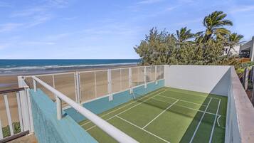 Tennis court