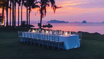 5 restaurants, lunch, dinner served; Mediterranean cuisine