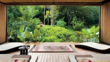 Behandlingsrom for par, badstue, boblebad, dampbad og kroppsbehandlinger