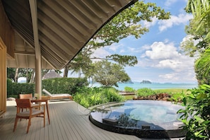 Beach nearby, free beach shuttle, free beach cabanas, sun loungers