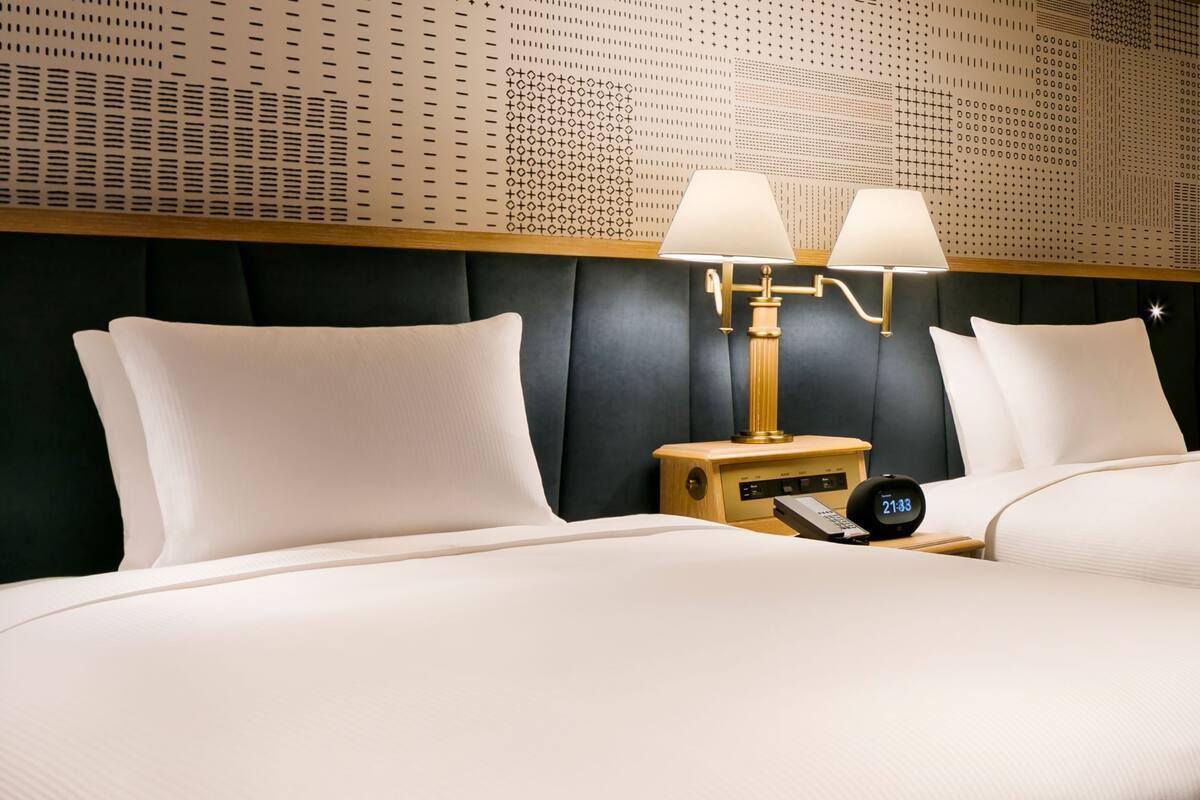 Down comforters, in-room safe, desk, blackout drapes