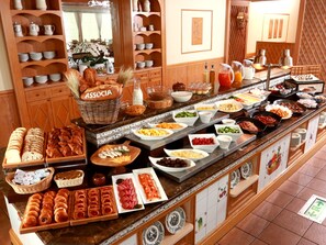 Daily buffet breakfast for a fee - Hilton Takayama Resort (Takayama)