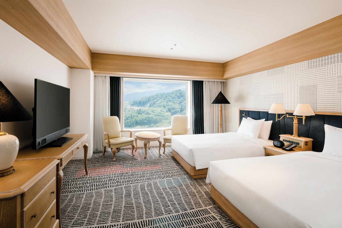 Twin Room, Accessible | Down comforters, in-room safe, desk, blackout drapes