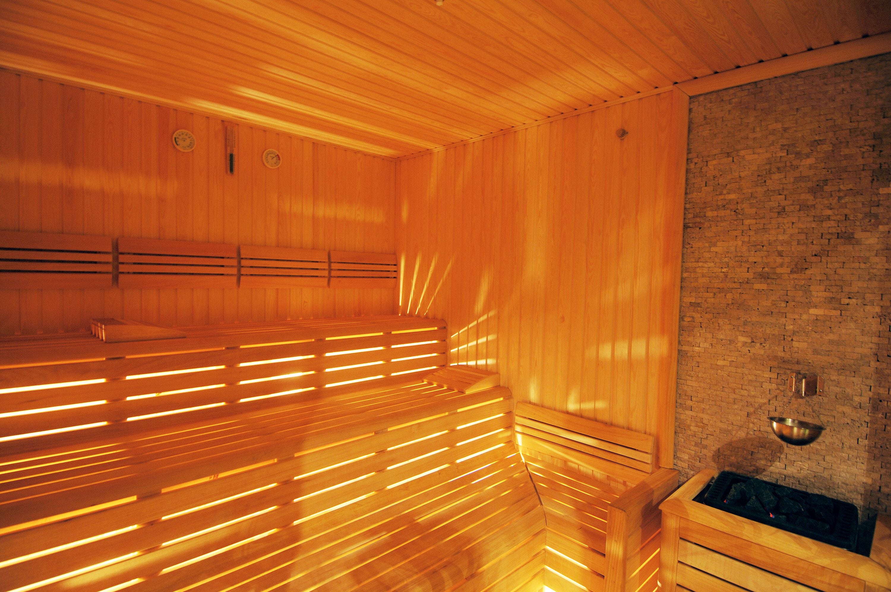 couples treatment room(s), sauna, hot tub, steam room