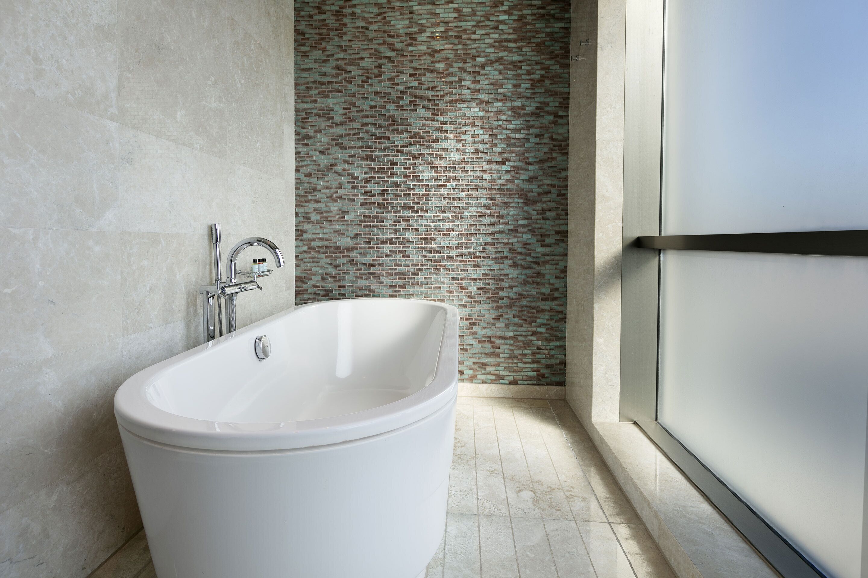 deluxe room | bathroom | free toiletries, hair dryer, slippers, towels