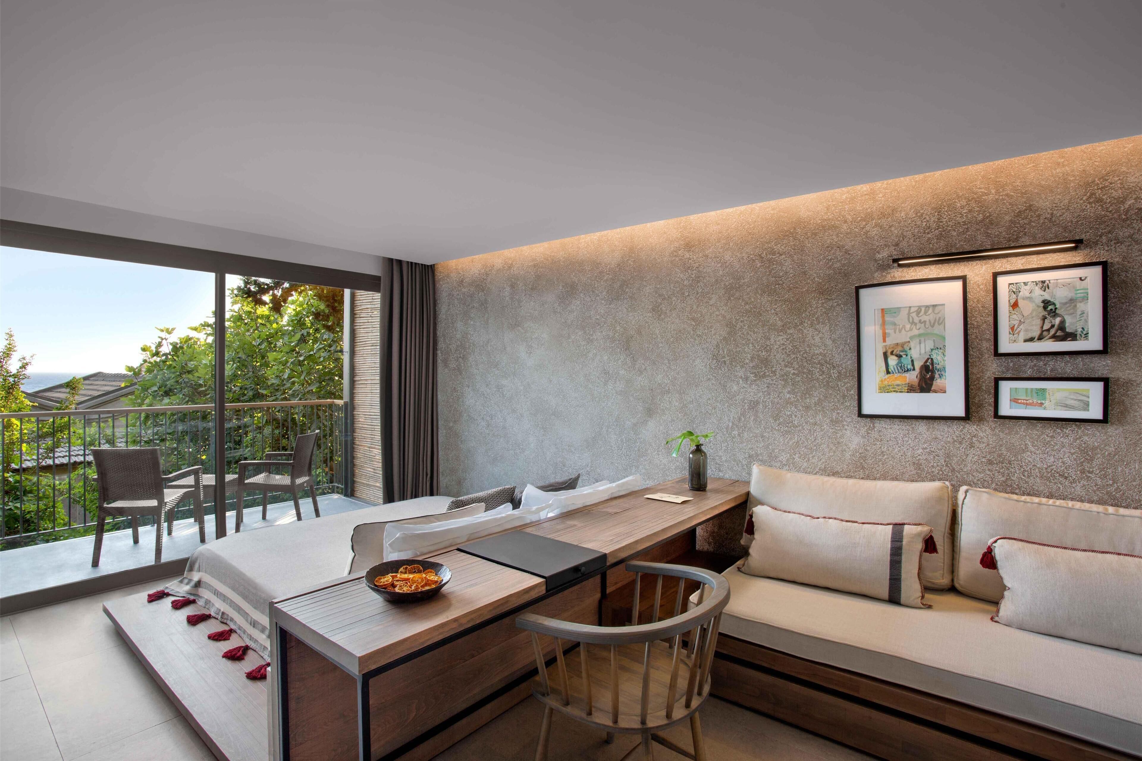 1 bedroom, free minibar, in-room safe, desk