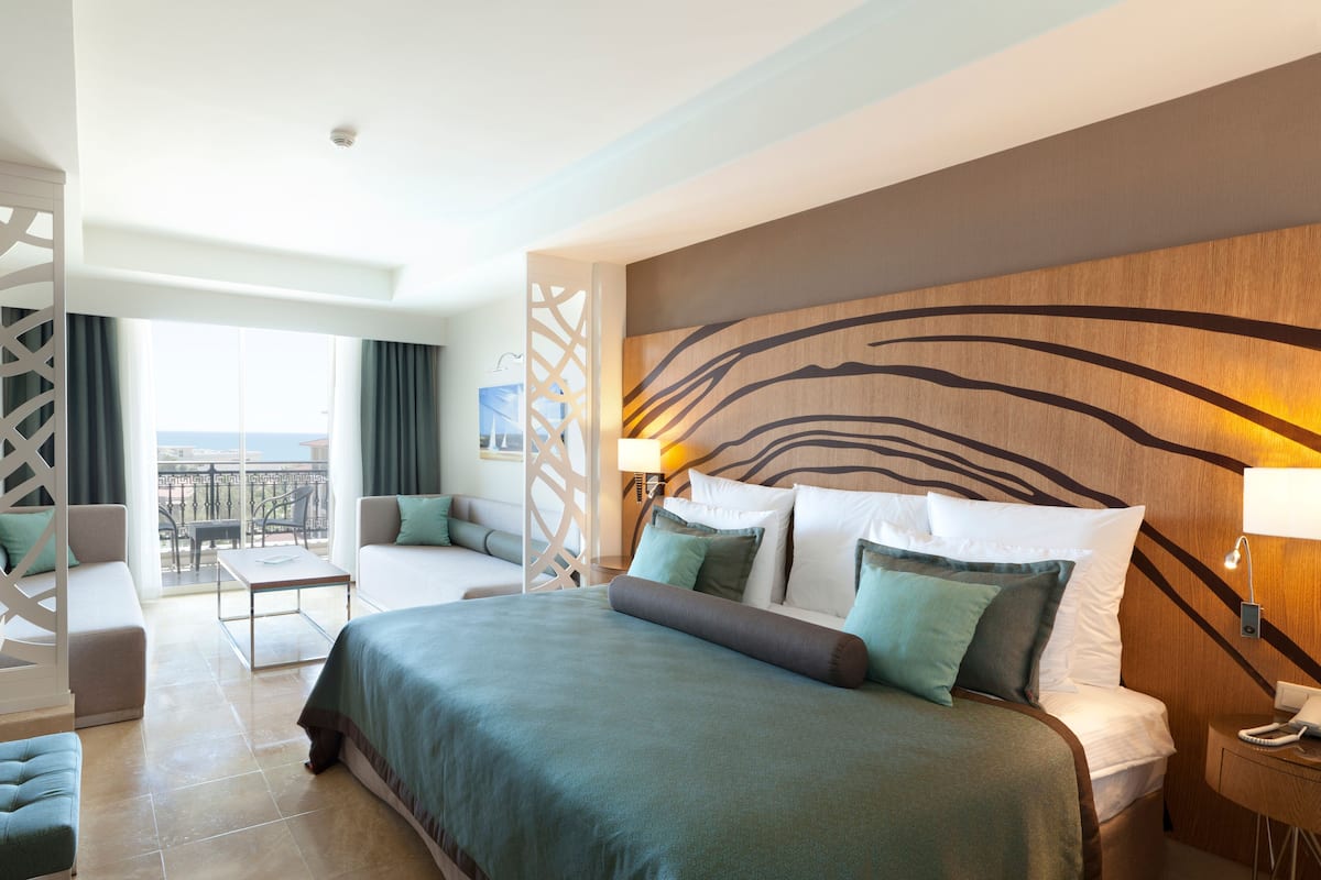 Ropa de cama de alta calidad y minibar