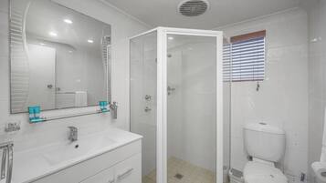 King | Bathroom