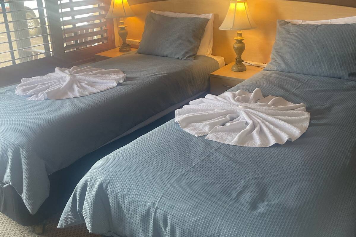 Chambre Quadruple Familiale | 1 chambre, coffres-forts dans les chambres, bureau