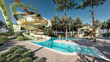 2 indoor pools, 9 outdoor pools, pool umbrellas, pool loungers