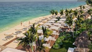 Private beach, sun-loungers, beach umbrellas, beach towels