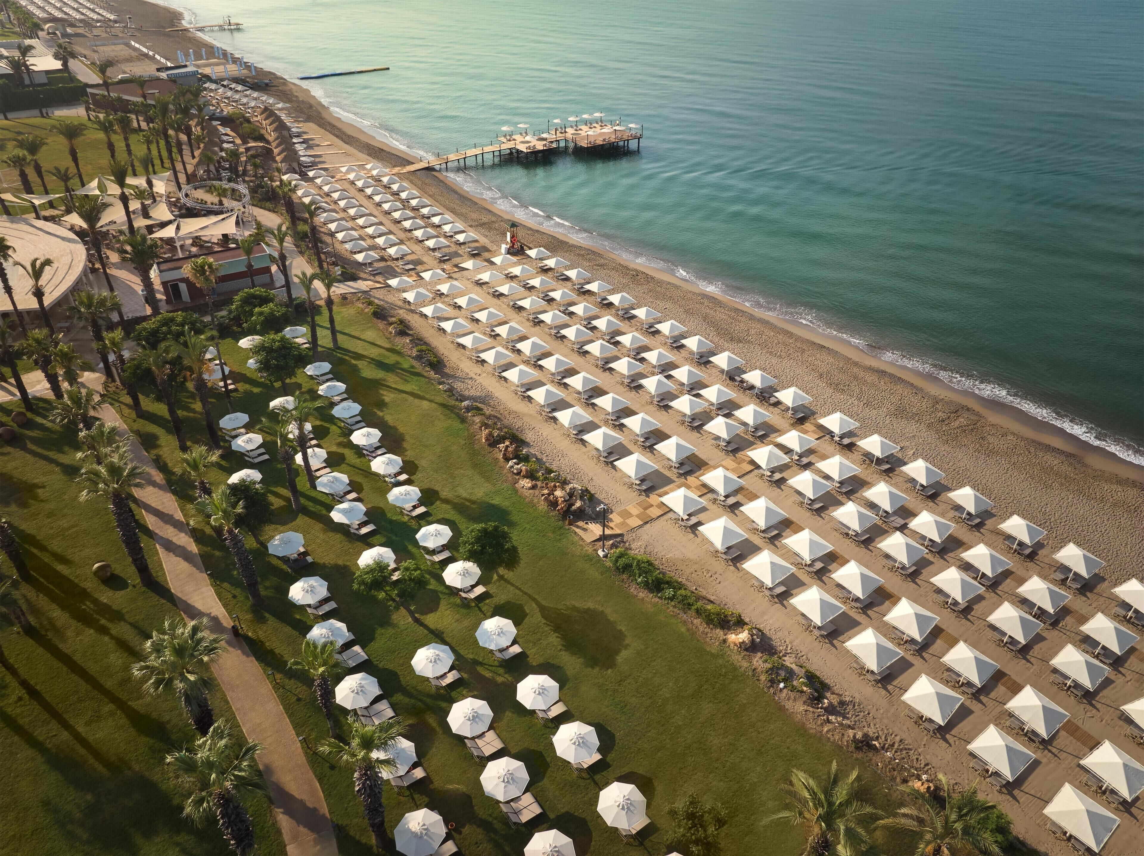 Private beach, sun-loungers, beach umbrellas, beach towels