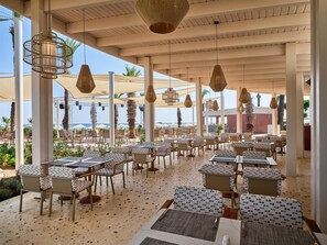 5 restauranter, frokost, lunsj og middag serveres, barbeque