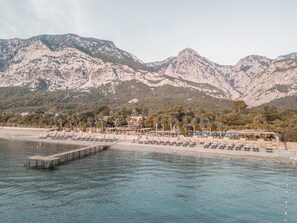 Private beach, sun loungers, beach umbrellas, beach towels