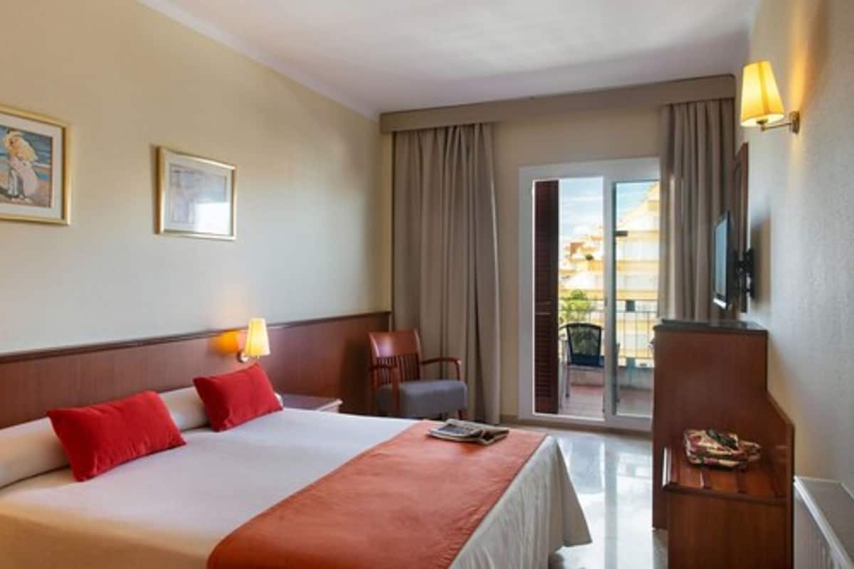 Habitación doble estándar (Spa access) | Escritorio, insonorización, wifi gratis y ropa de cama
