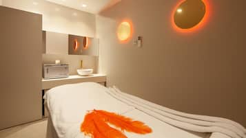 Sauna, tina de hidromasaje, baño de vapor y baño turco o hammam