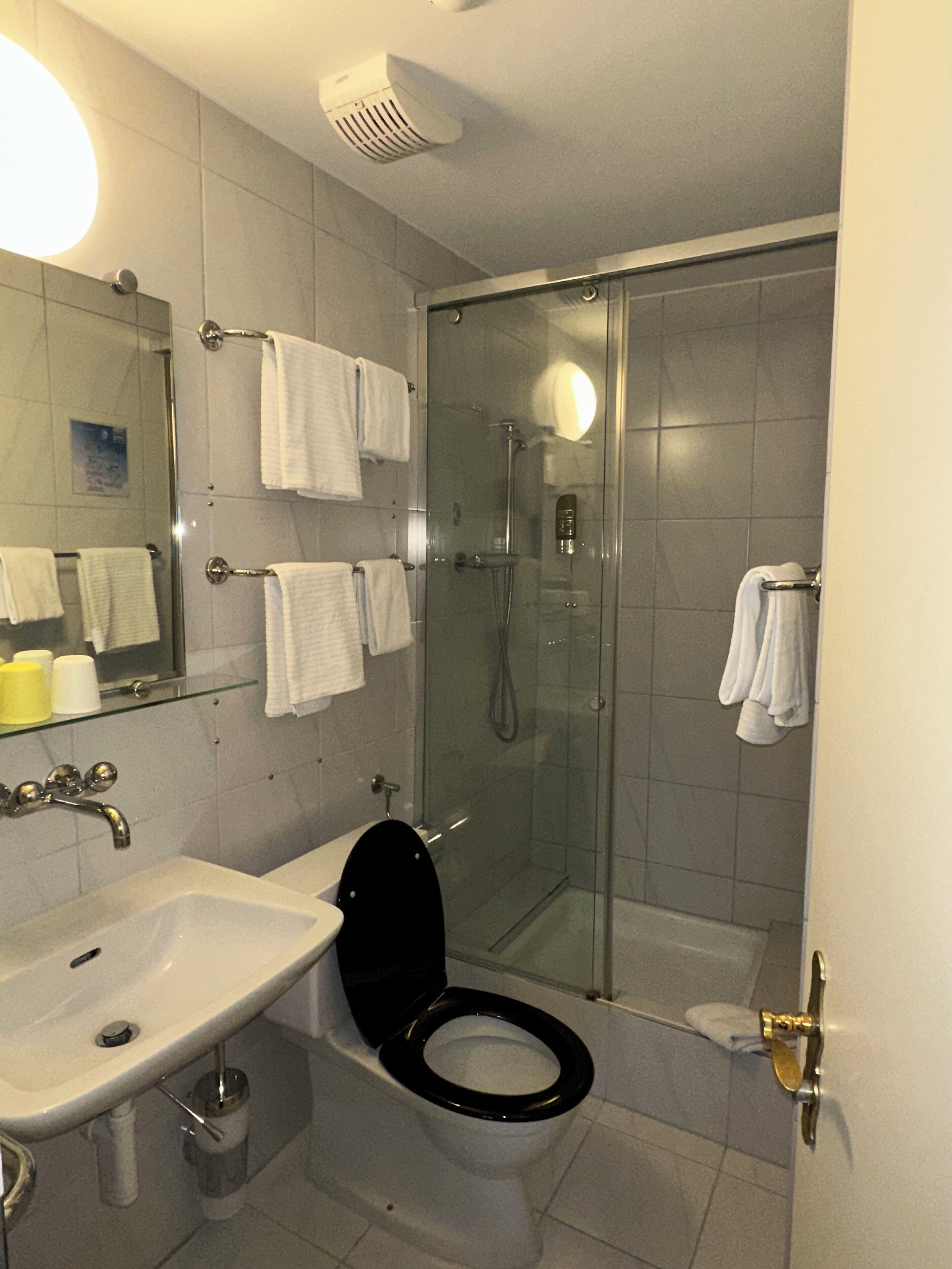 Foto - ROESLI Guest House