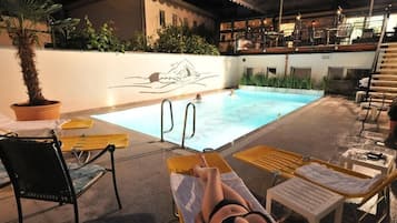 Piscine extérieure (ouverte en saison)