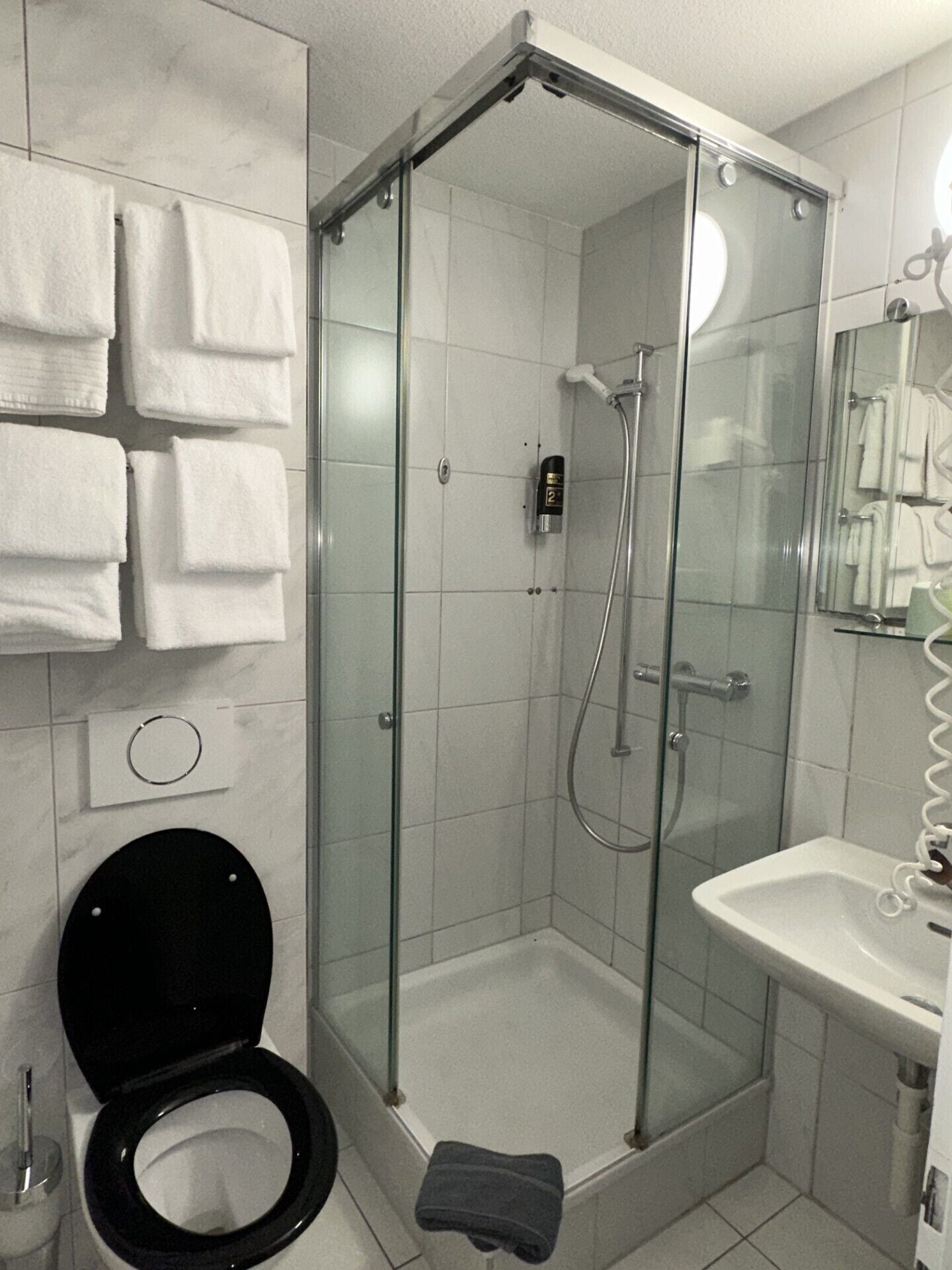 Foto - ROESLI Guest House