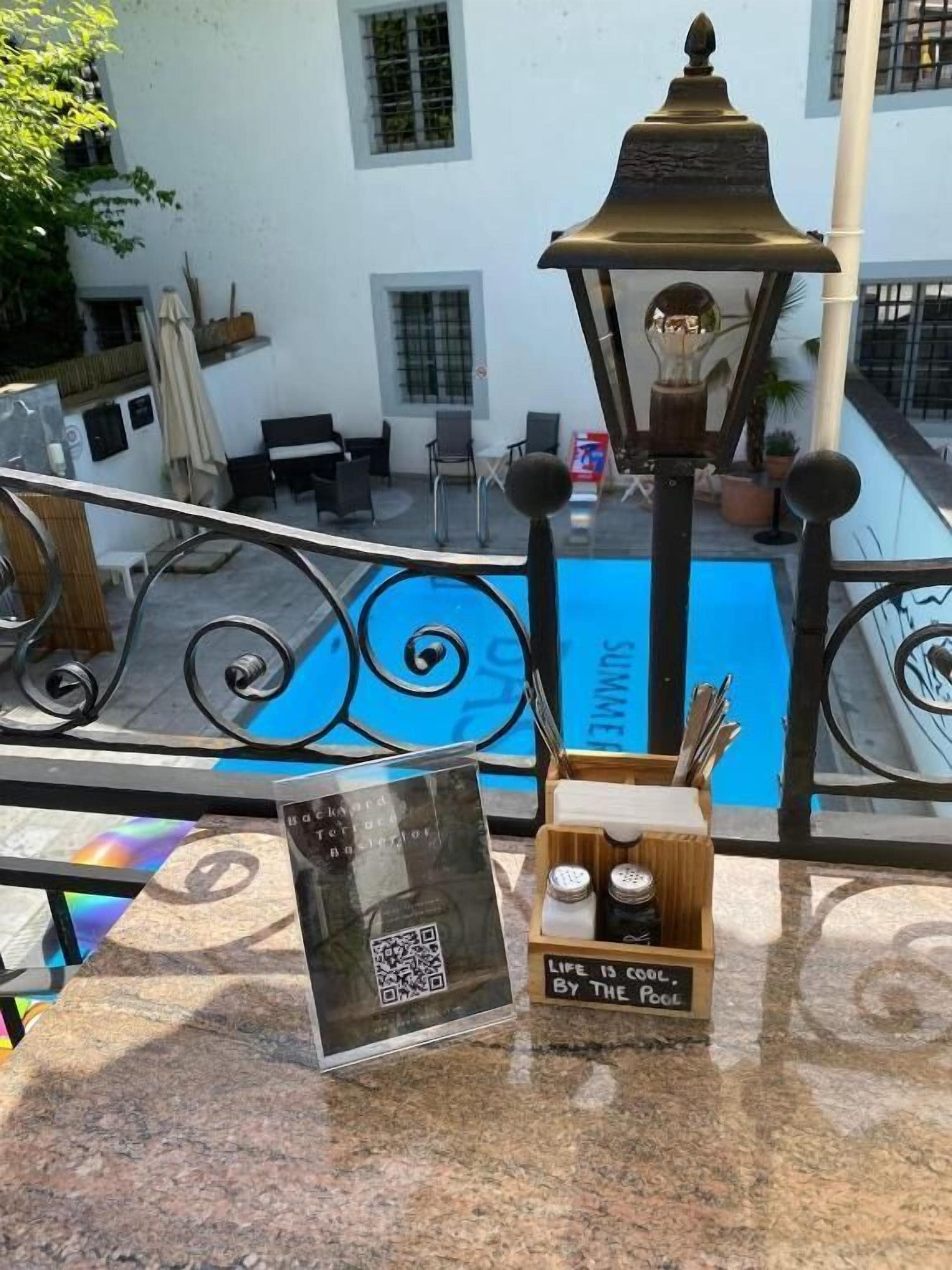 Photo - ROESLI Guest House