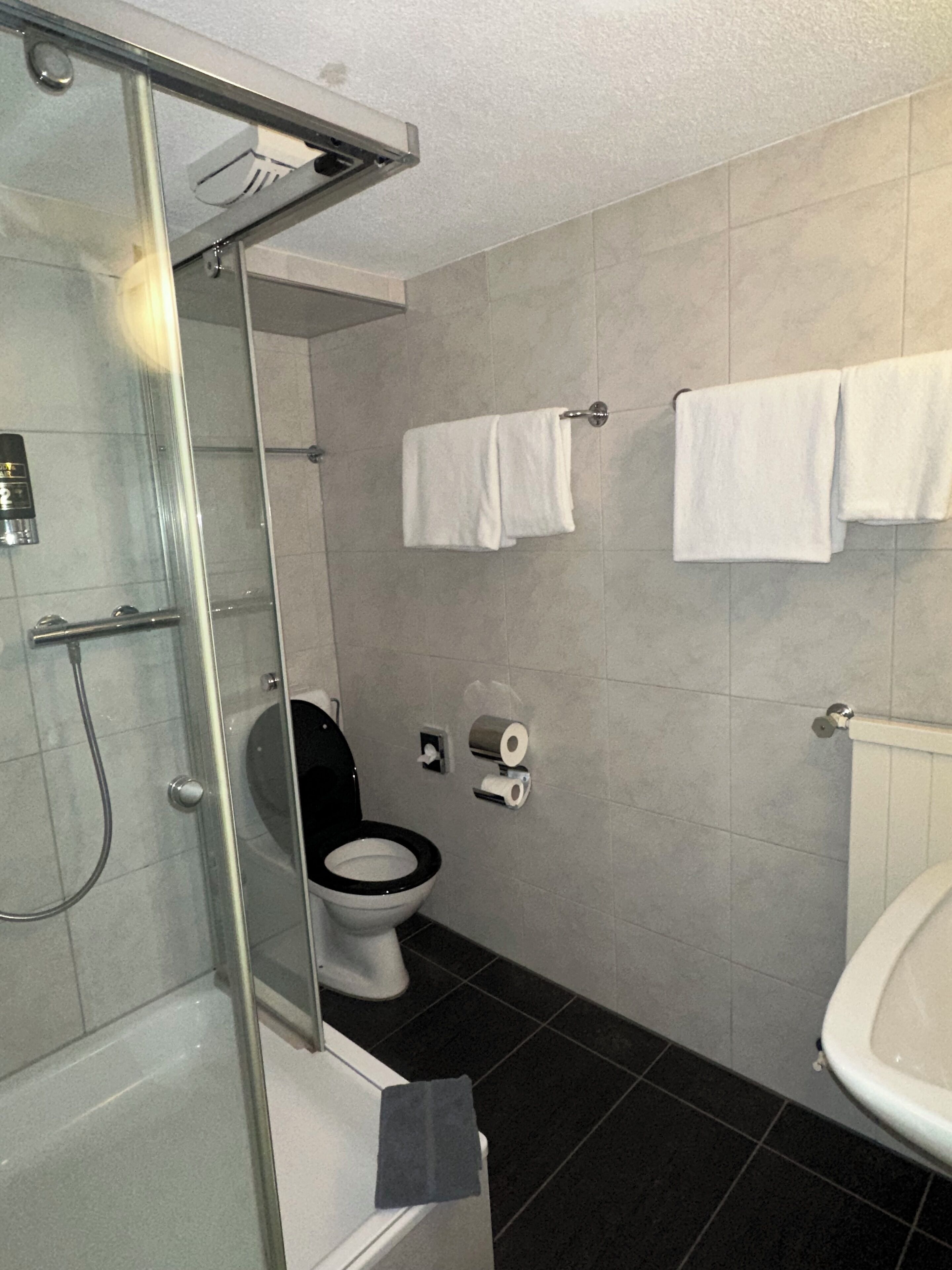 Foto - ROESLI Guest House