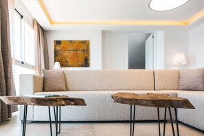 Luxury Apartment, Sea View | Living area