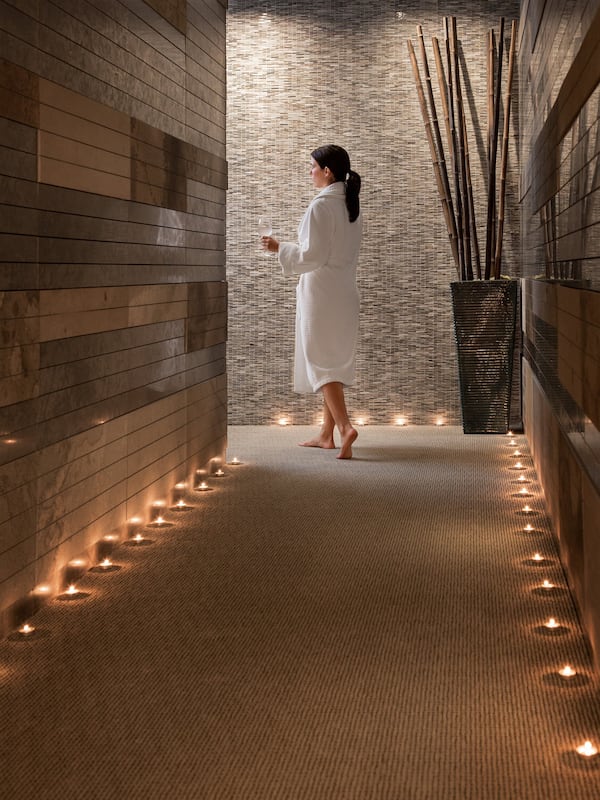 Couples treatment rooms, body treatments, aromatherapy, body wraps