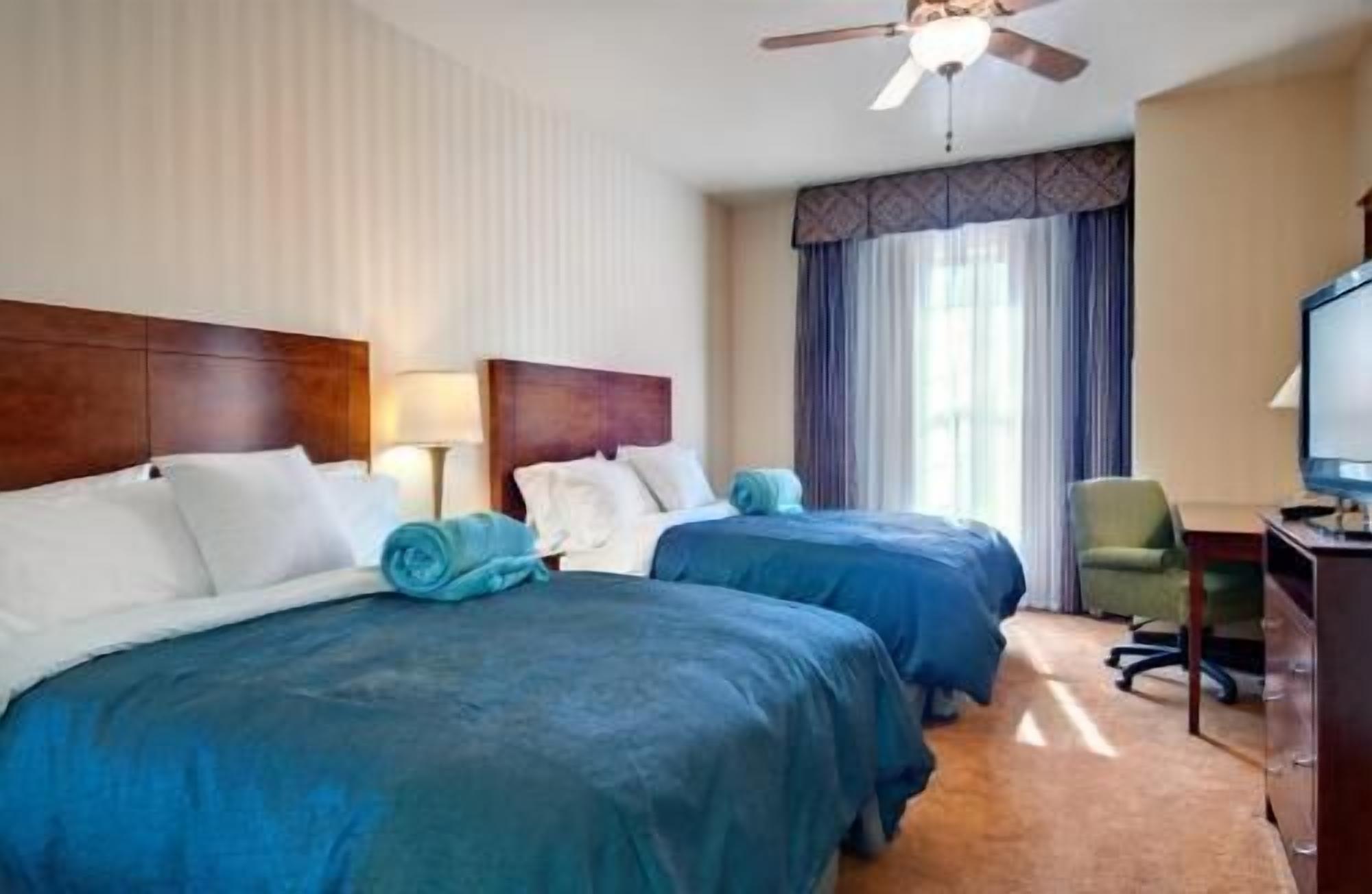 In-room safe, iron/ironing board, free WiFi, bed sheets