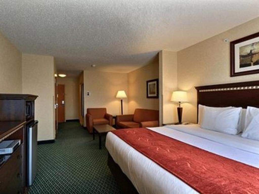 In-room safe, desk, blackout drapes, iron/ironing board