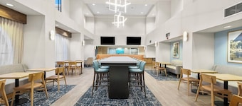 Hampton Inn & Suites Lancaster