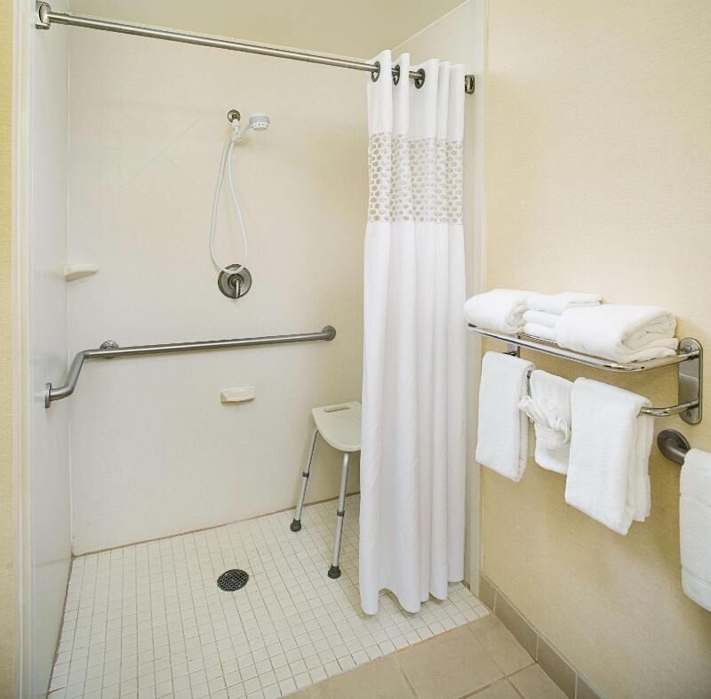 Bathroom | Bathtub, hair dryer, towels