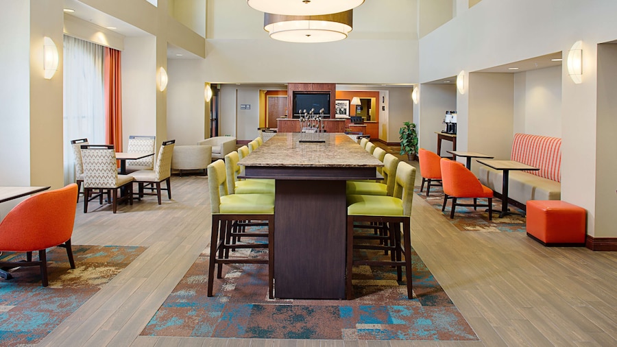 Hampton Inn & Suites Lancaster