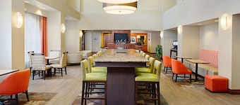 Hampton Inn & Suites Lancaster