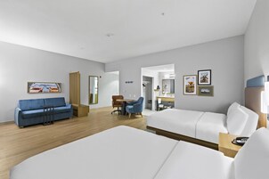 Escrivaninha, ferros/tábuas de passar roupa, Wi-Fi de cortesia