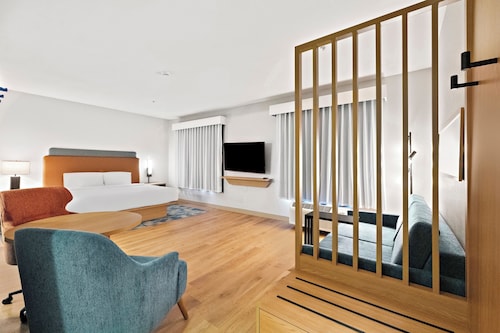 Hampton Inn & Suites Lancaster