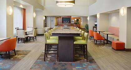 Hampton Inn & Suites Lancaster