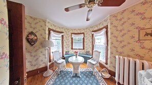 Topaz Turret | Premium bedding, down comforters, individually decorated - The Jeweled Turret Inn (Belfast)