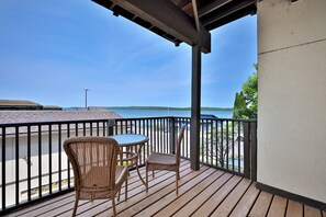 Lakeview 2 Bed 1 Bath Condo