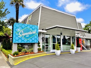 Vista frontal de la propiedad