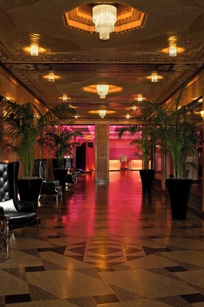2 bars/lounges, lobby lounge, cocktail bar - W Minneapolis - The Foshay (Minneapolis)