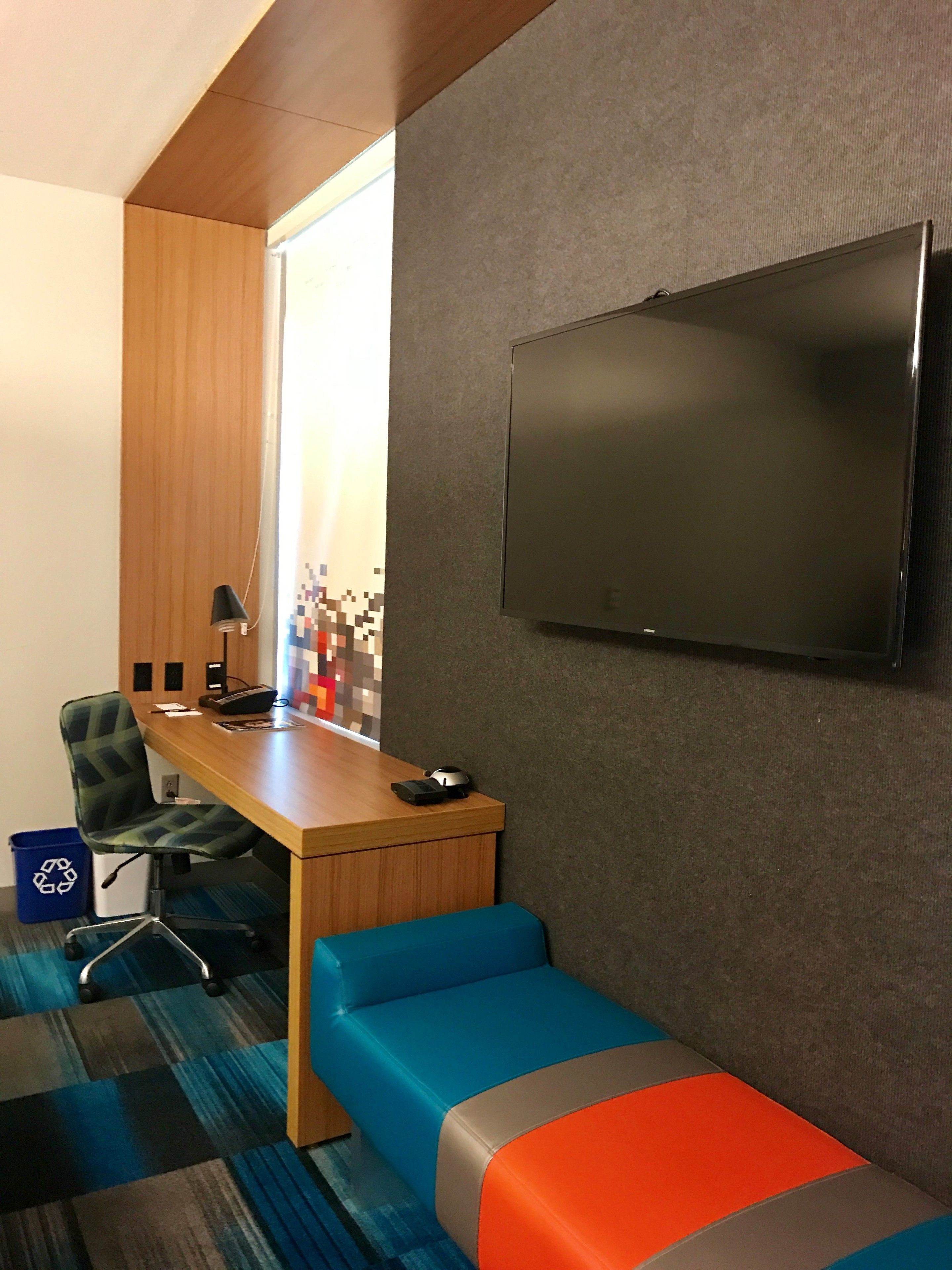 in-room business centre