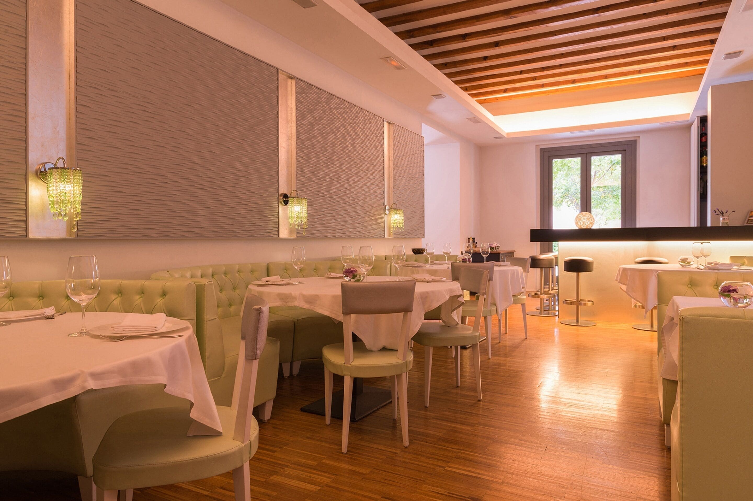 lunch served, mediterranean cuisine, al fresco dining