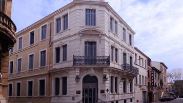 Fachada de la propiedad