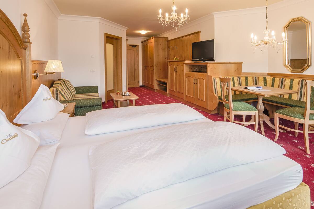 superior double room | down duvets, minibar, in-room safe, desk