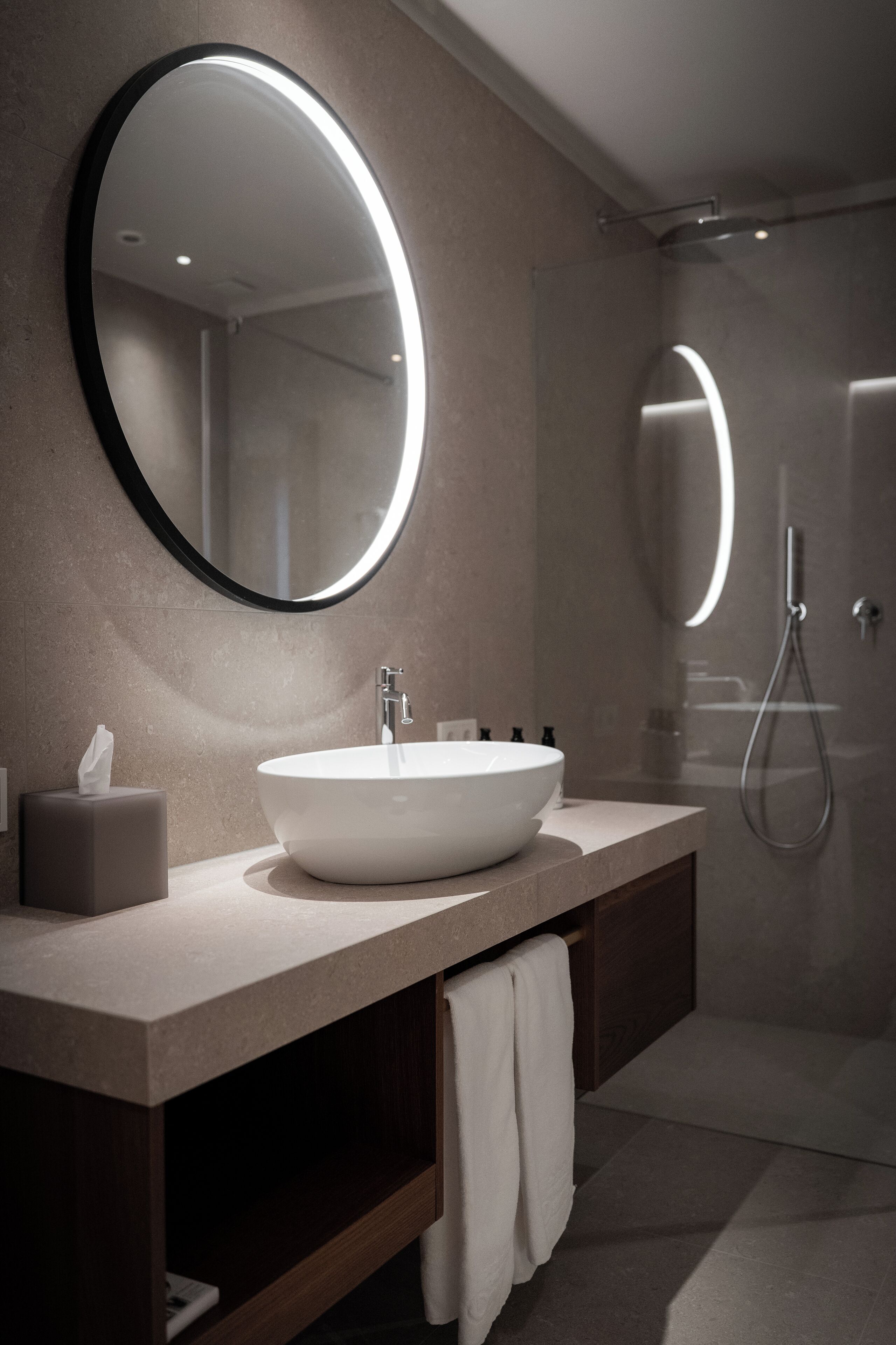 Photo - The Oswald Grand Hotel