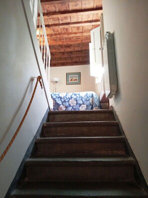 Comfort Single Room, Private Bathroom | Desk, laptop workspace, blackout drapes, free WiFi - Tourist House (Florence)