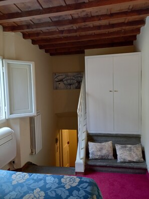 Chambre Simple Confort, salle de bains privée